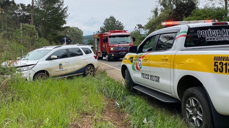 Veículo de saúde da região que transportava pacientes se envolve em acidente de trânsito na SC-135