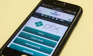 Pix completa três anos e vai oferecer novas ferramentas, como compras parceladas