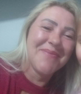 Covardia: Mulher é morta pelo ex enquanto caminhava em calçada no Oeste