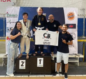 Atletas de jiu jitsu de Joaçaba fazem rifa para participar do mundial