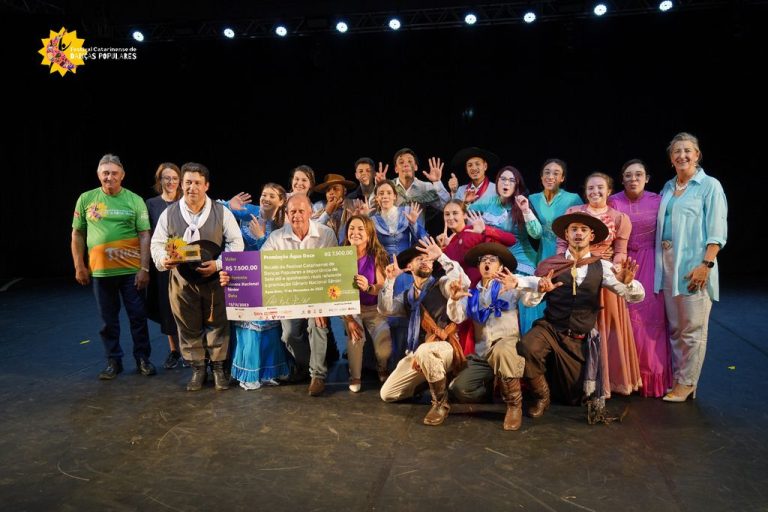 Festival Catarinense de Danças Populares encerra em grande estilo