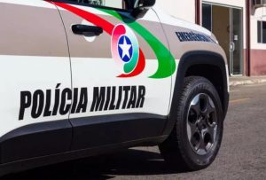 PM localiza mulher que furtou carteira em balcão farmácia no centro de Joaçaba