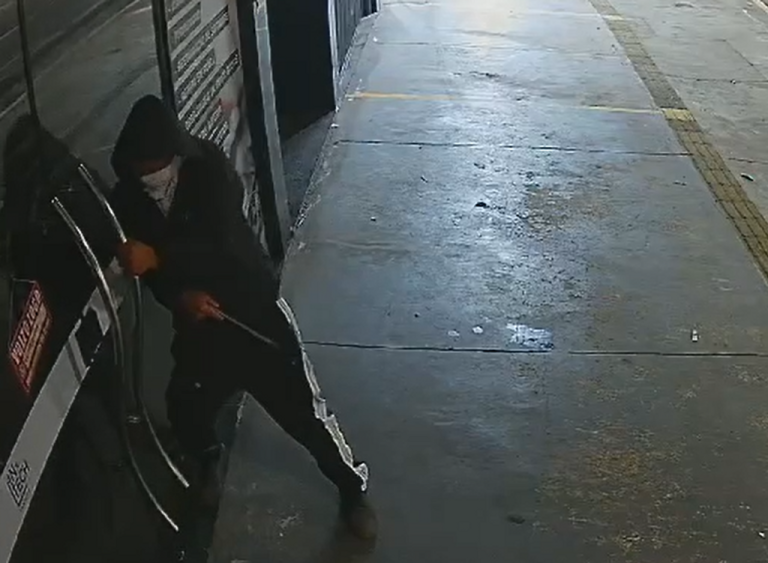 Vídeo! Ladrão tenta arrombar loja no centro de Joaçaba