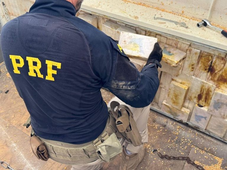 PRF apreende no Paraná mais de 400 kg de drogas que seriam levadas para Videira