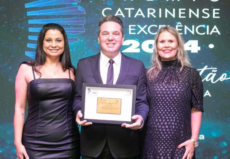 A Clínica OdontoVida é Tetracampeã do Prêmio Excelência Santa Catarina