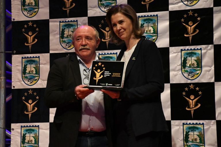Unoesc e professoras são homenageadas no prêmio Mérito Esportivo