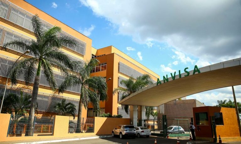 CFM pede à Anvisa banimento do uso de PMMA para preenchimento estético; entenda